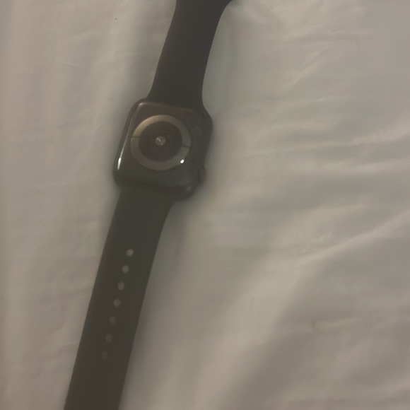 COPY - Apple Watch - Picture 2 of 3